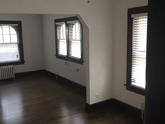 4th image of 2211 Cumberland St #2