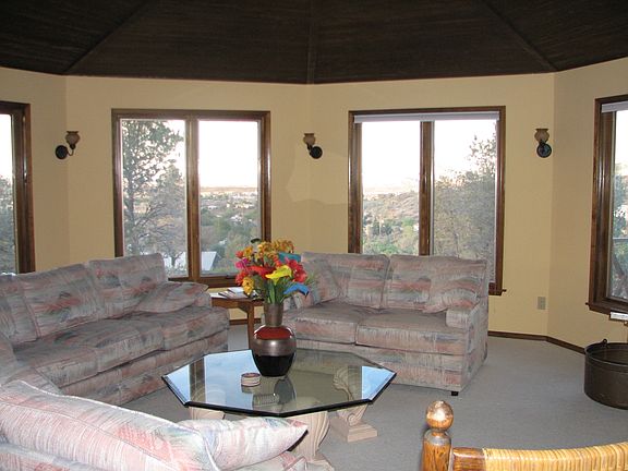 Octagon living room