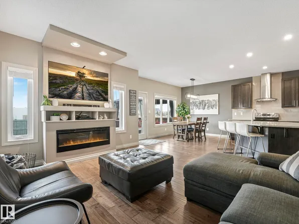 16412 12th Ave SW, Edmonton, AB T6W 3K4