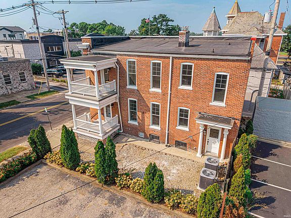3rd image of 18 Chestnut St