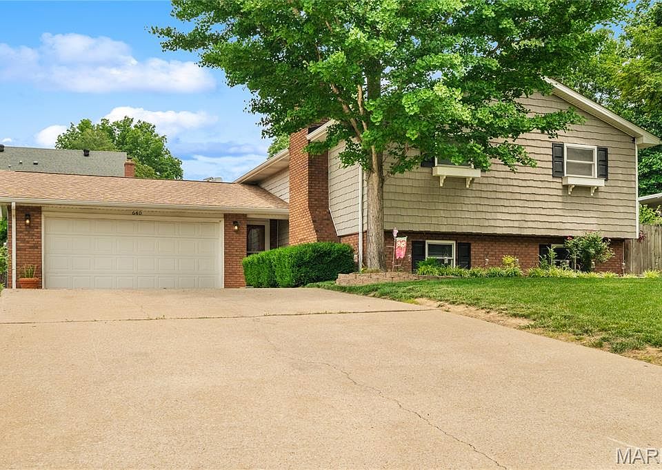 1st image of 640 Strawberry Ln