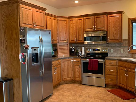 2nd image of 807 Clearwater Ct