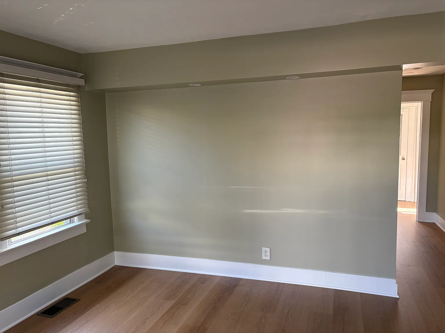 2 bed, 804 sqft, $3,850 — Photo 3