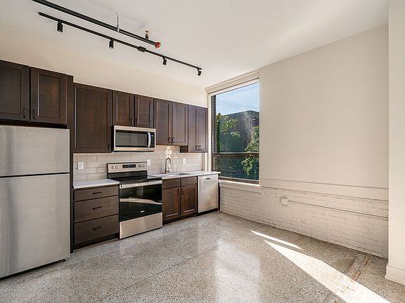 5th image of 875 Michigan Ave #303