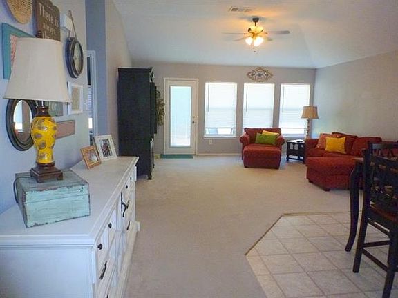 5th image of 813 Sussex Dr