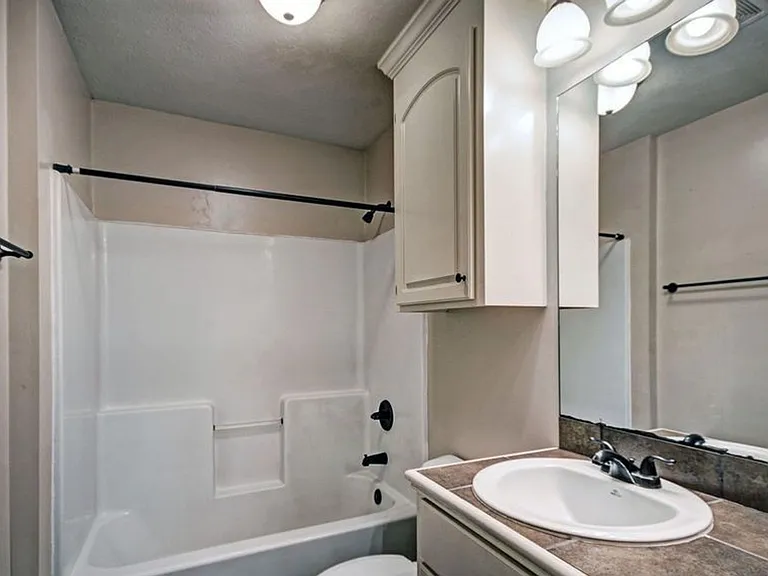 121 Millhouse Dr — Photo 17