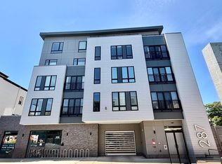 287 Maverick St #202, Boston, MA 02128