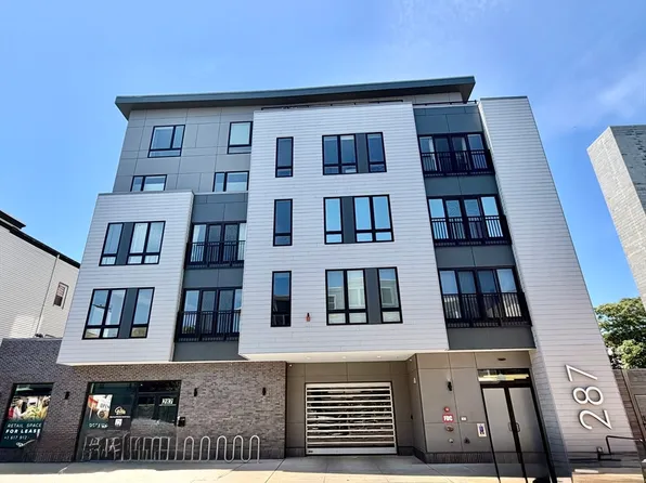 287 Maverick St #202, Boston, MA 02128