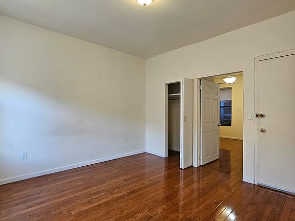 5th image of 3007 42nd St Fl 2