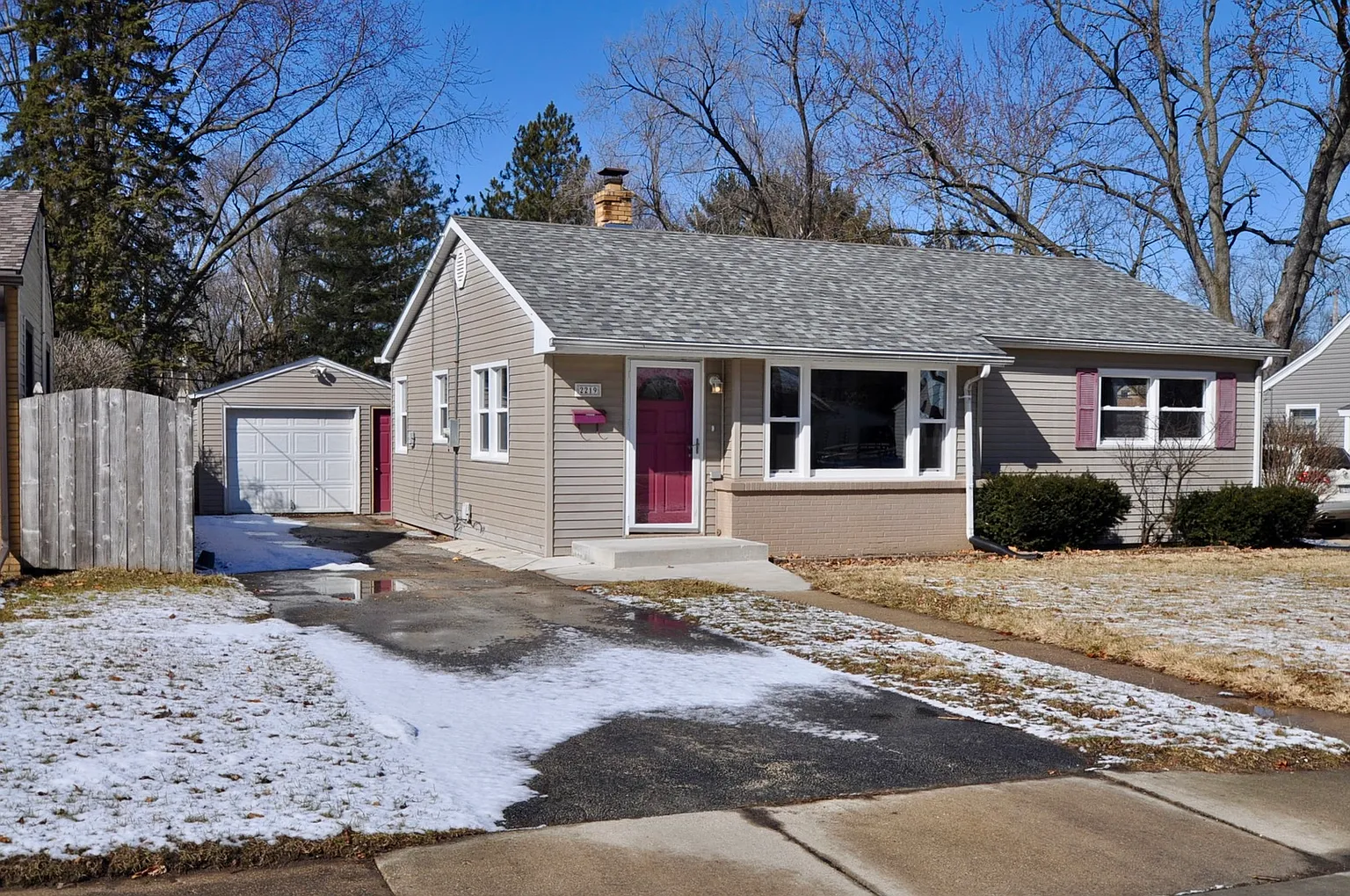 2219 Colorado Ave photo 1