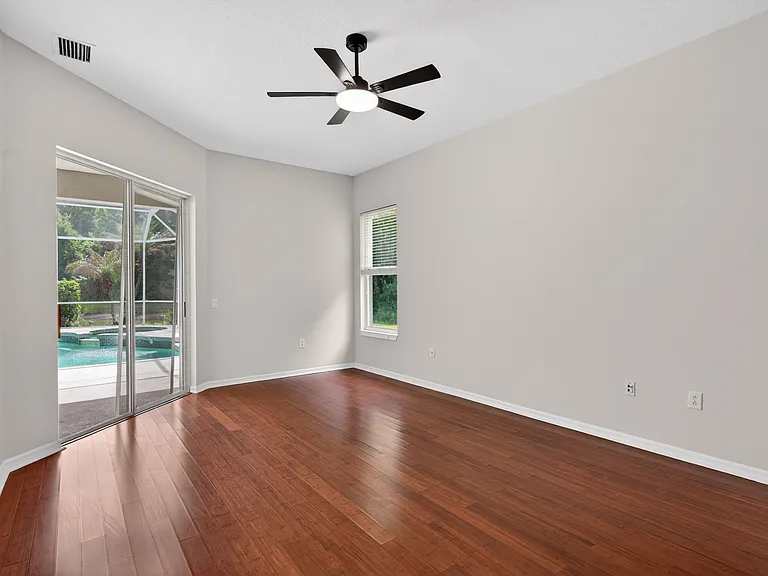 16301 Sambourne Ln — Photo 7