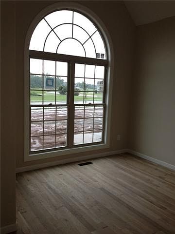 2nd image of 3303 Robinwood Dr