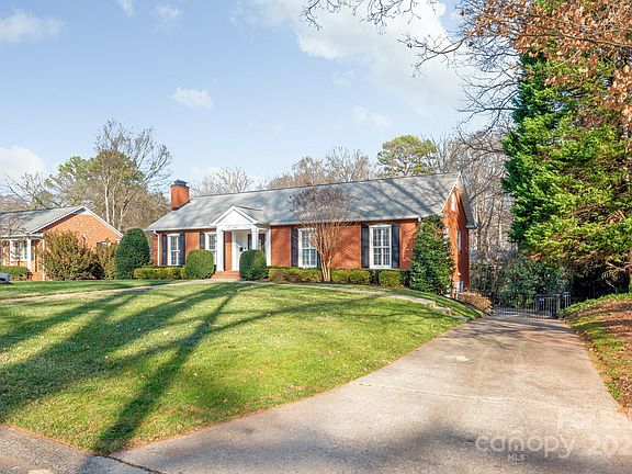 2nd image of 3343 Gresham Pl