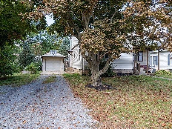 2nd image of 804 Belmont Ave