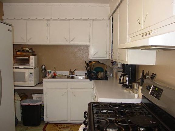 2nd image of 1124 Comer Dr