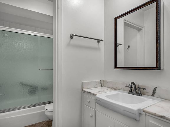 4th image of 3205 Merrill Dr #19