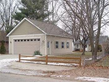 4th image of 2004 Lakeway Dr