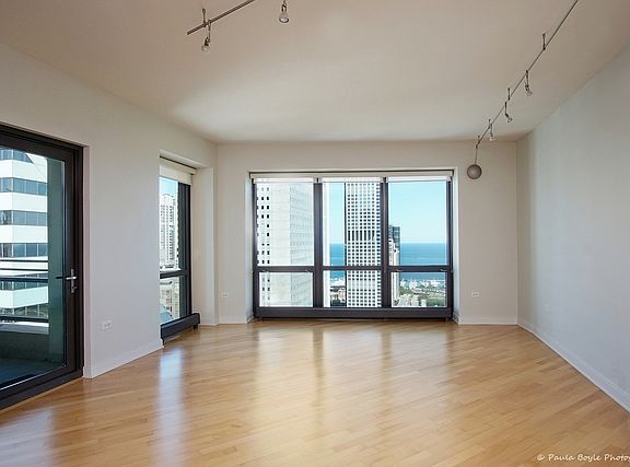4th image of 130 N Garland Ct APT 4003