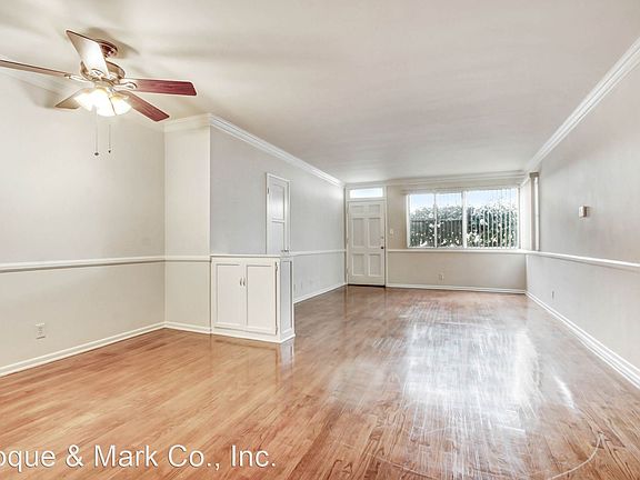 3rd image of 3152 S Barrington Ave APT D