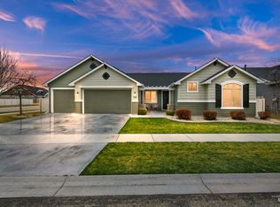 798 N Tullshire Way, Eagle, ID 83616