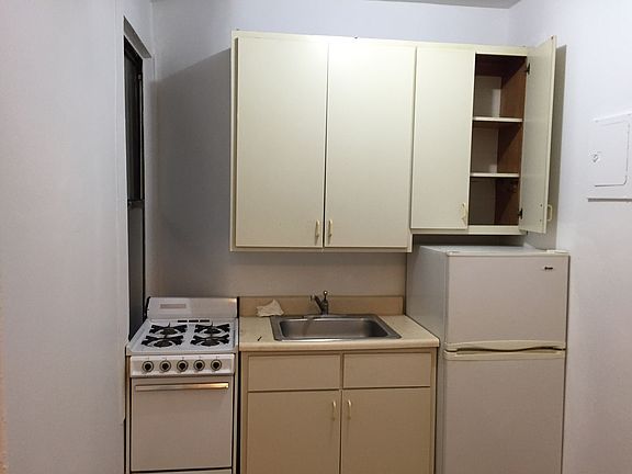 4th image of 3076 45th St APT 3