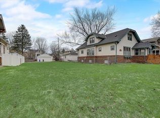 1106 Hawthorne Ave E, Saint Paul, MN 55106