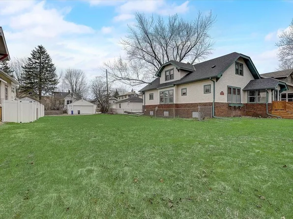 1106 Hawthorne Ave E, Saint Paul, MN 55106