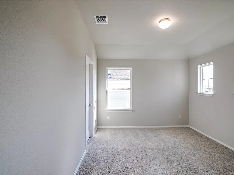 212 Stein Rd — Photo 24