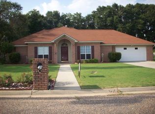 402 Fernway Dr, Enterprise, AL 36330