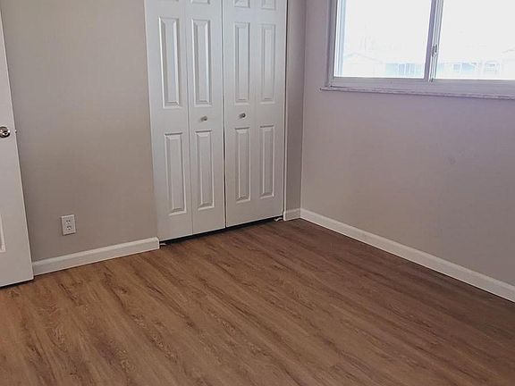 4th image of 609 Eastgate St #A