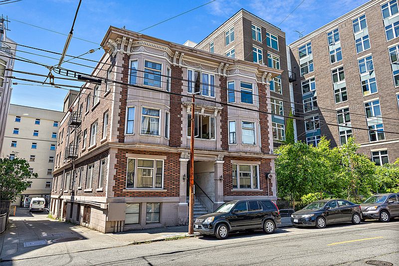 1st image of 115 Bellevue Ave E APT 105