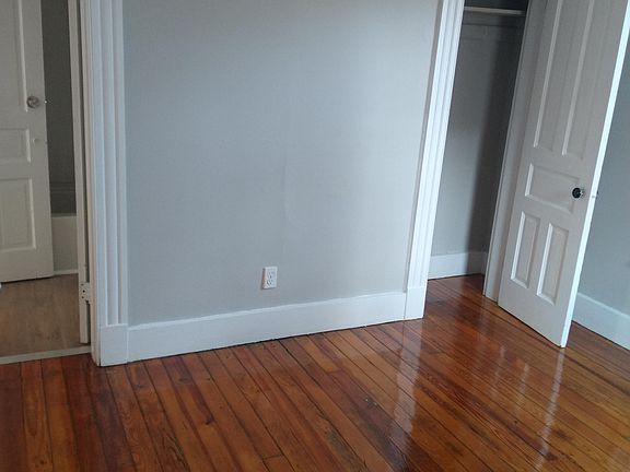 4th image of 211 Alden Ave #1B