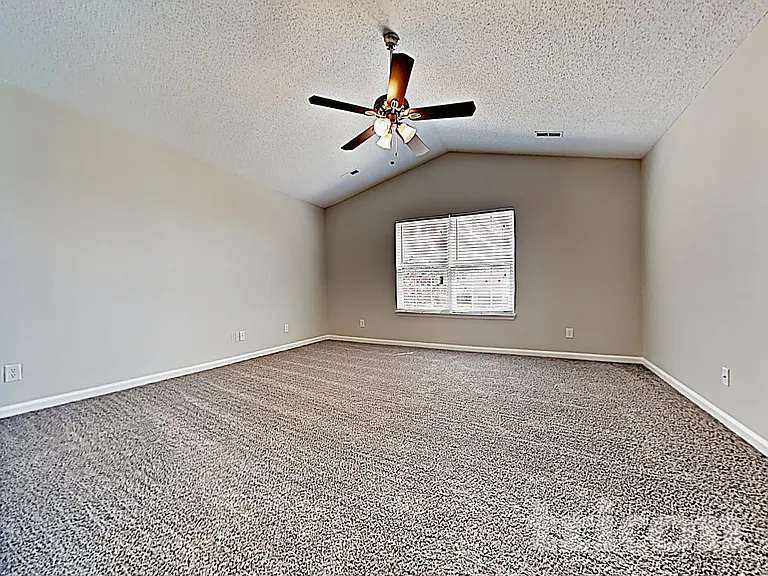 3916 Roundwood Dr — Photo 8