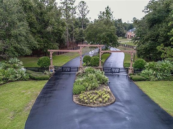 3rd image of 39615 Woodgate Ln