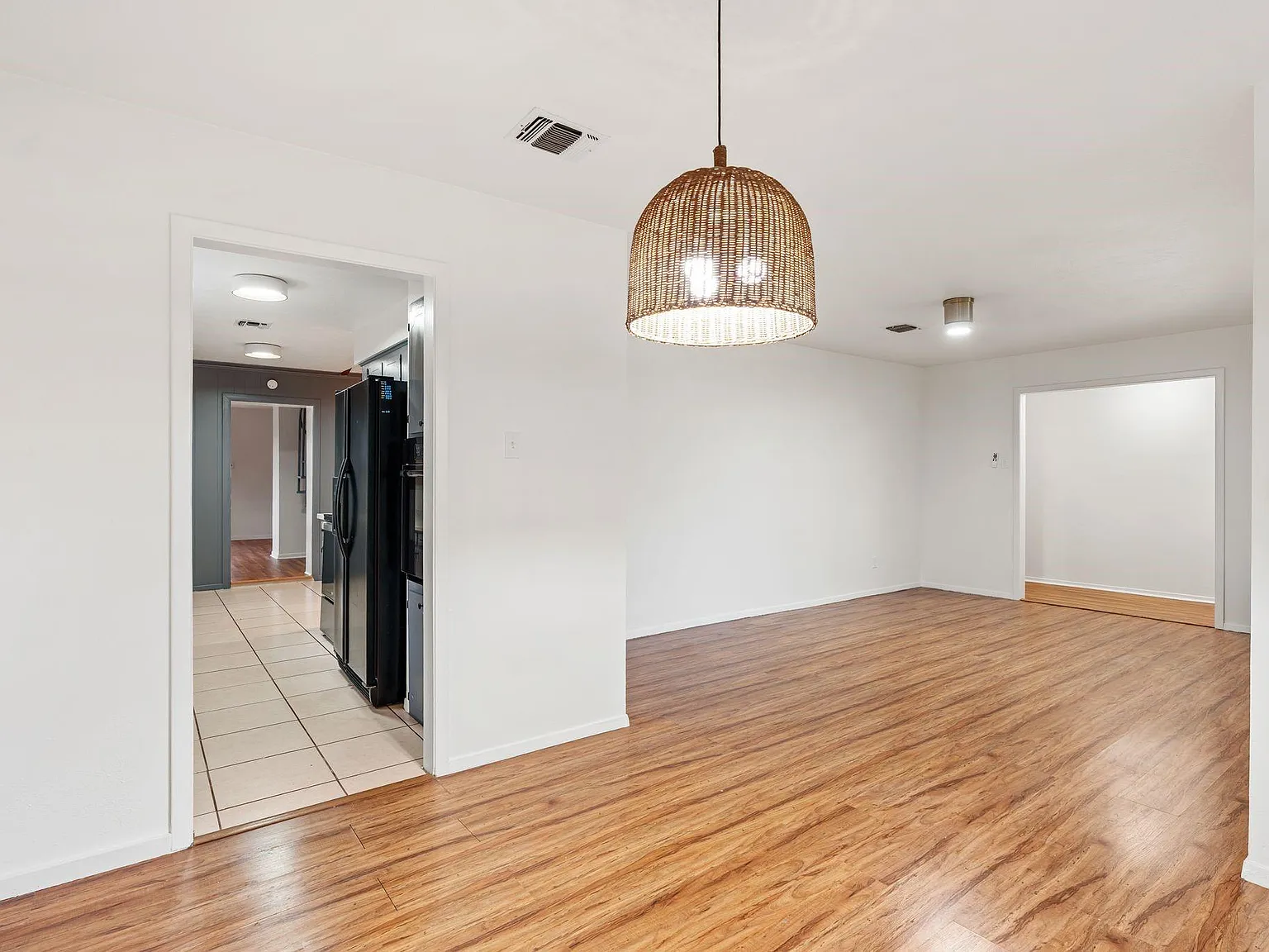 5 bed, 3.5 bath, 2885 sqft, $2,950 — Photo 4