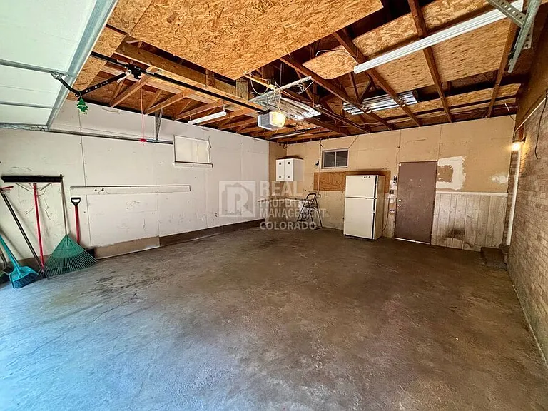 2043 E 116th Pl — Photo 13