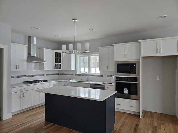 5th image of 39 Liberty Ln