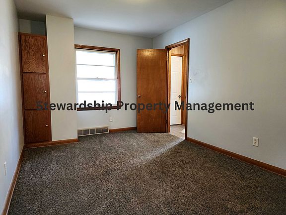 5th image of 133 Thorlone Ave