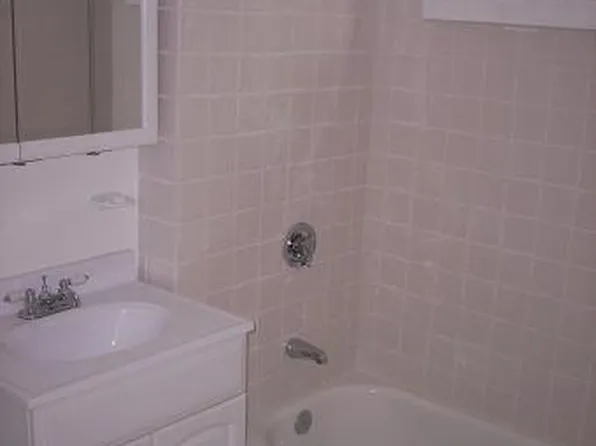 1085 Middlesex St, Lowell, MA 01851