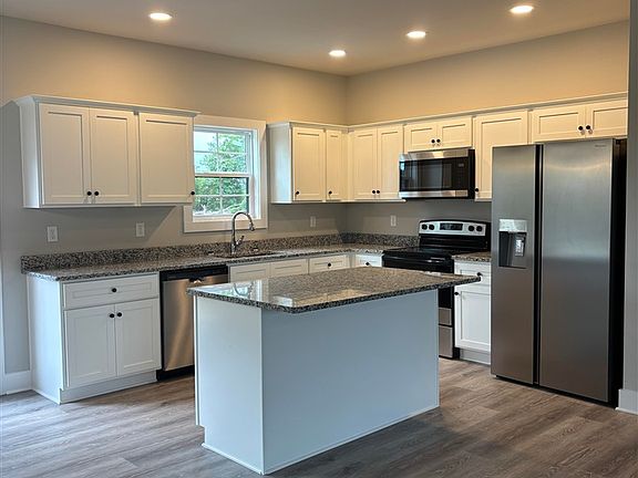 4th image of 231 Buck Ln