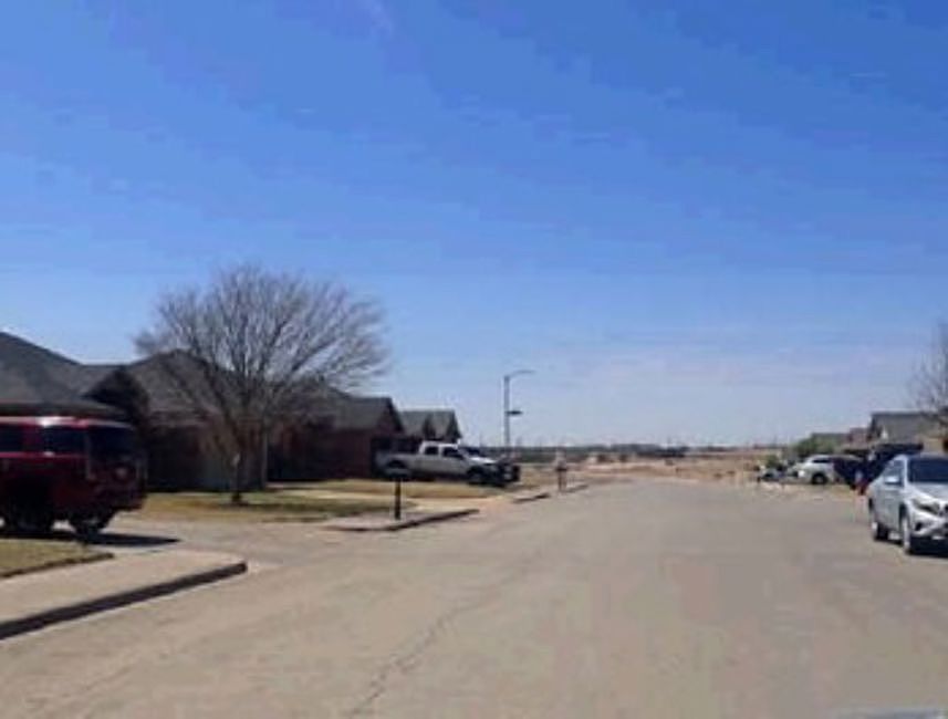 Exterior Neighborhood (street photo)
