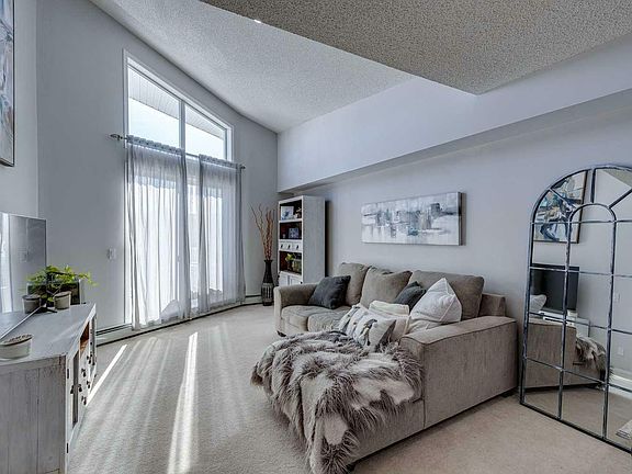 2nd image of 305 Marina Dr #305