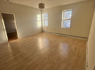 89 Wolfs Ln #3, Pelham, NY 10803