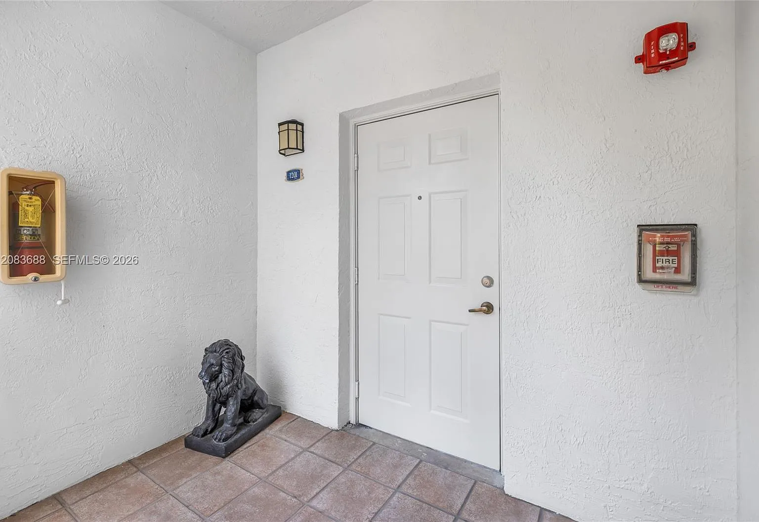 3125 NE 184th St — Photo 4