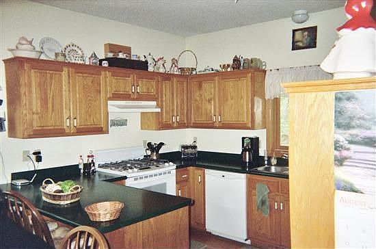 Main level 13x10' Kitchen.