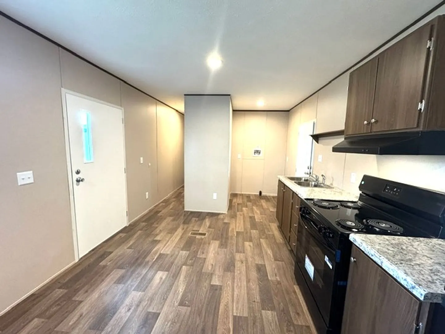 Brand new 1-2 BR home/convenient location in Oxford — Photo 3