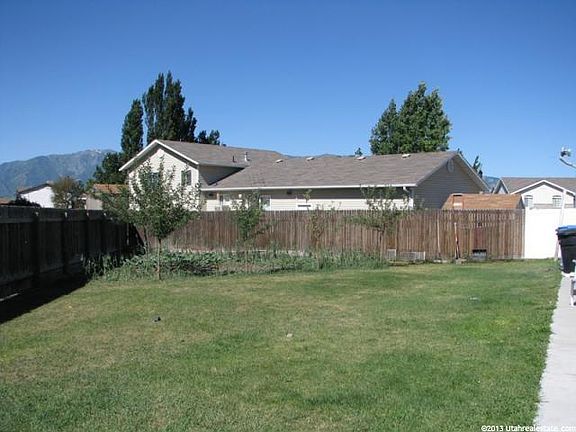 2nd image of 463 Oakwood Dr