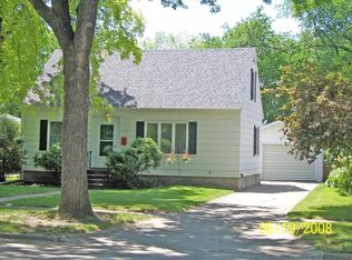 1817 N 4th St, Grand Forks, ND 58203