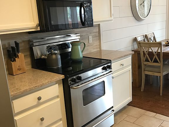2nd image of 6140 Nottingham Dr