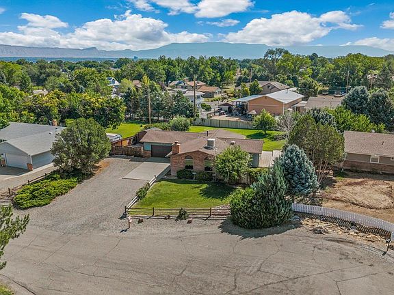 3rd image of 528 Oriole Dr